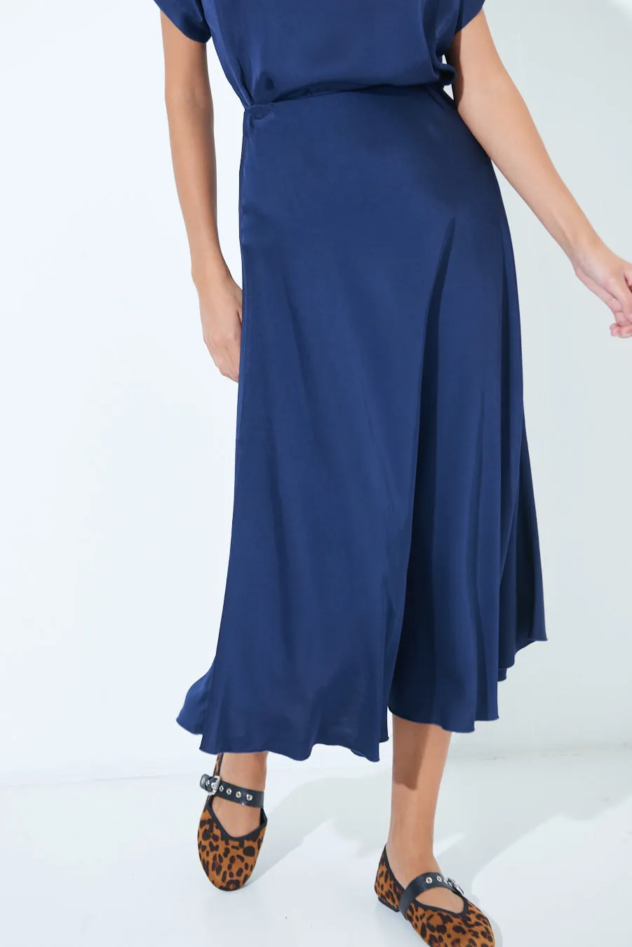 Flowing satin midi skirt wholesale