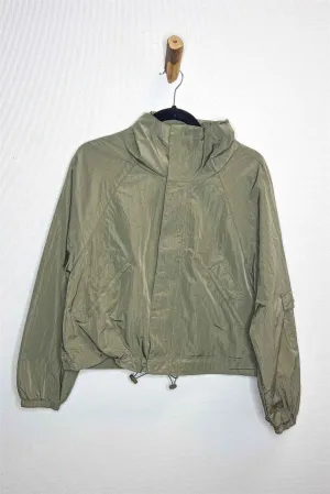 Olive Glossy Zip-Up & Button Drawstring Hem Three Pocket Coach Jacket /2-2-2