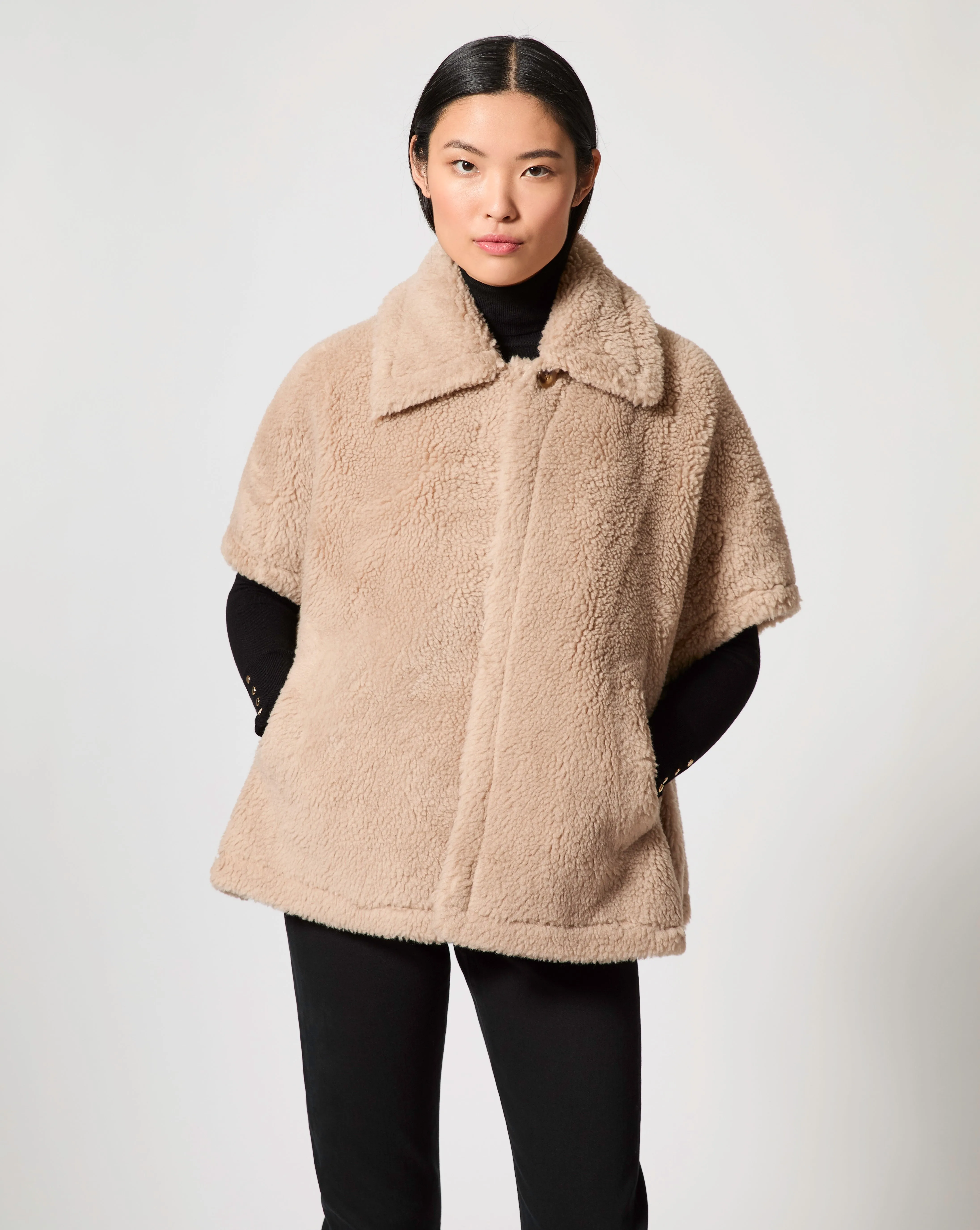 Teddy Sherpa Cape